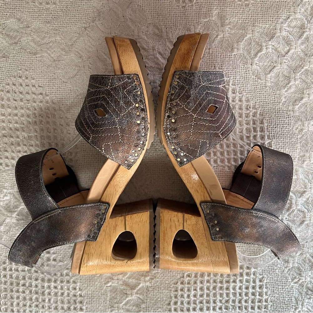 Dansko Odele Metallic Wood Block Heel Sandal Buckle Strap Adjustable Size 39 - Picture 4 of 15